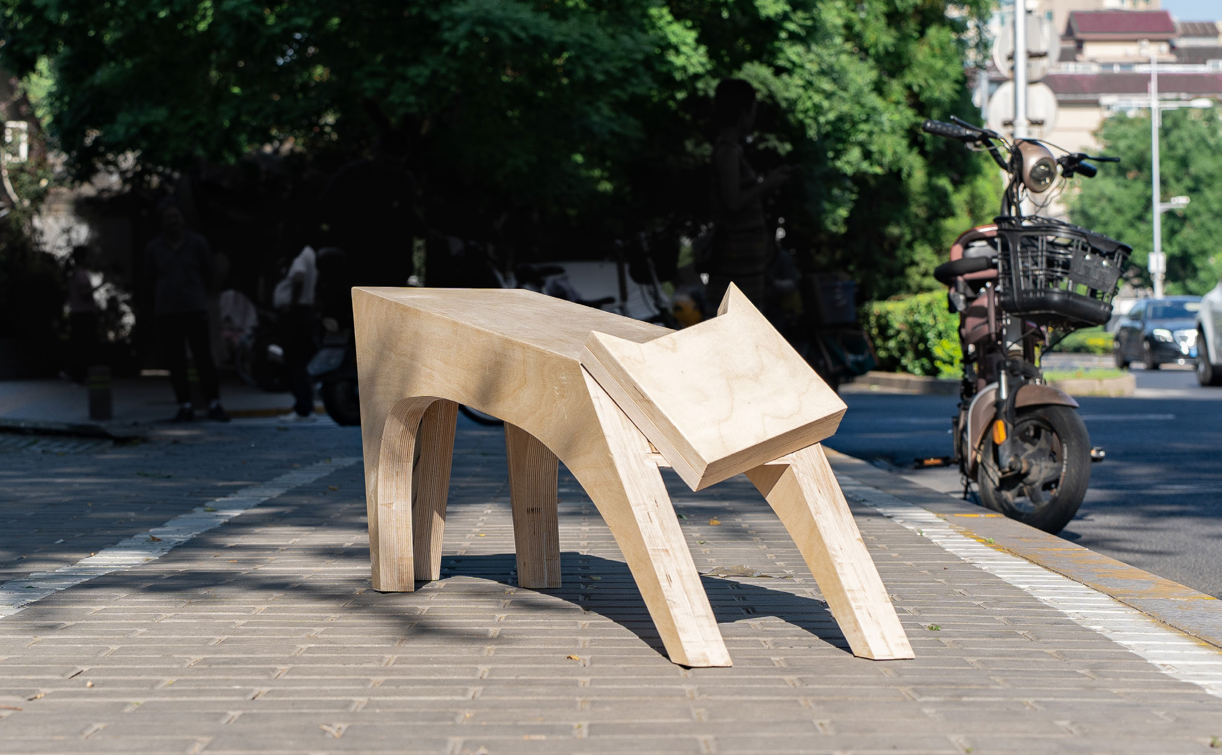 The Stretching Cat Bench